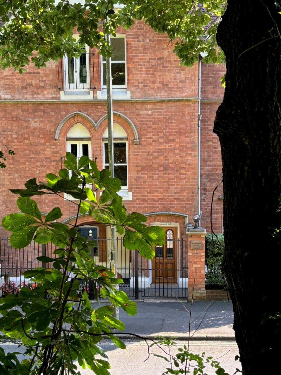 Spacious Town-Centre Apartment With Stunning Views Great Malvern Exterior foto