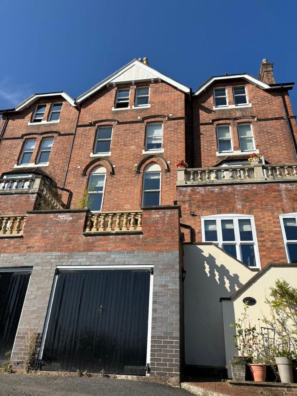 Spacious Town-Centre Apartment With Stunning Views Great Malvern Exterior foto